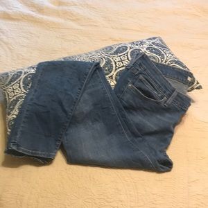 LEVI’S 711 Light Wash Skinny Jean